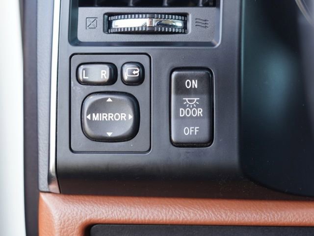 Used 2019 Toyota Sequoia Platinum w/ Carpet Mat Package (TMS) AWD/4WD image 19