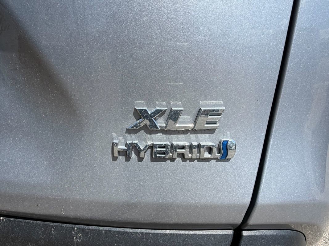 Used 2019 Toyota RAV4 XLE w/ Convenience Package AWD/4WD image 7