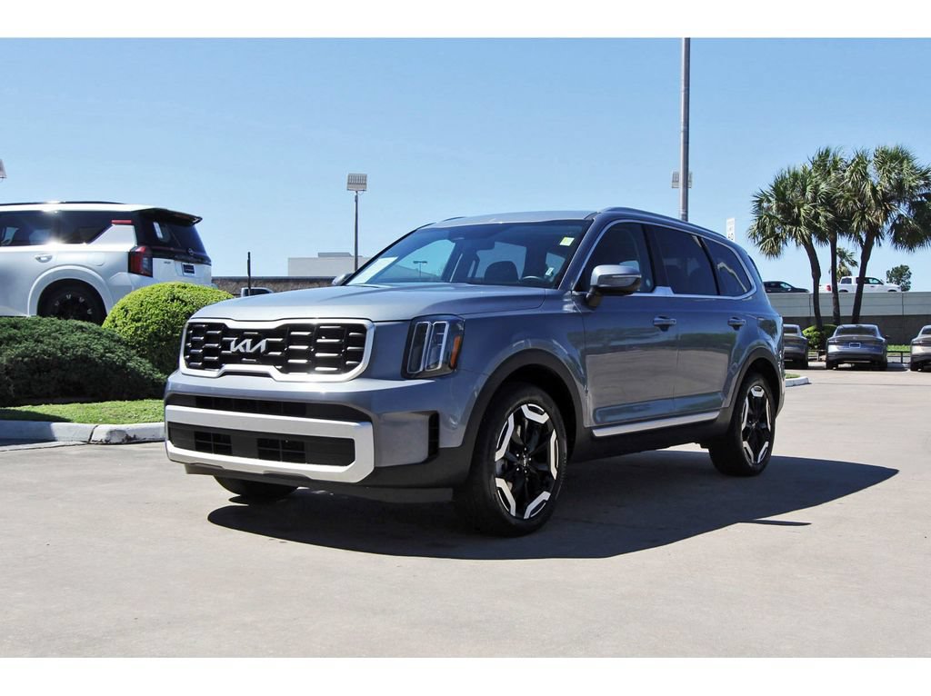 Used 2025 Kia Telluride S FWD image 2