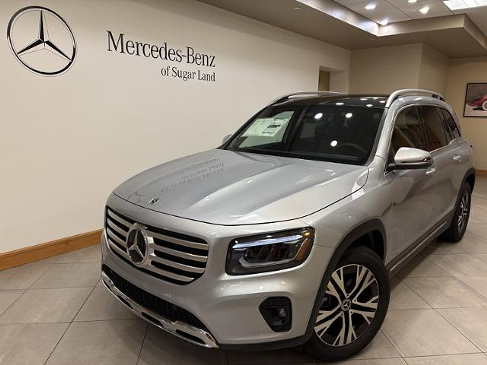 New 2026 Mercedes-Benz GLB 250 image 1