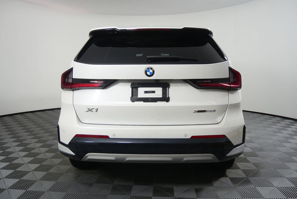 Used 2023 BMW X1 xDrive28i w/ Premium Package image 4