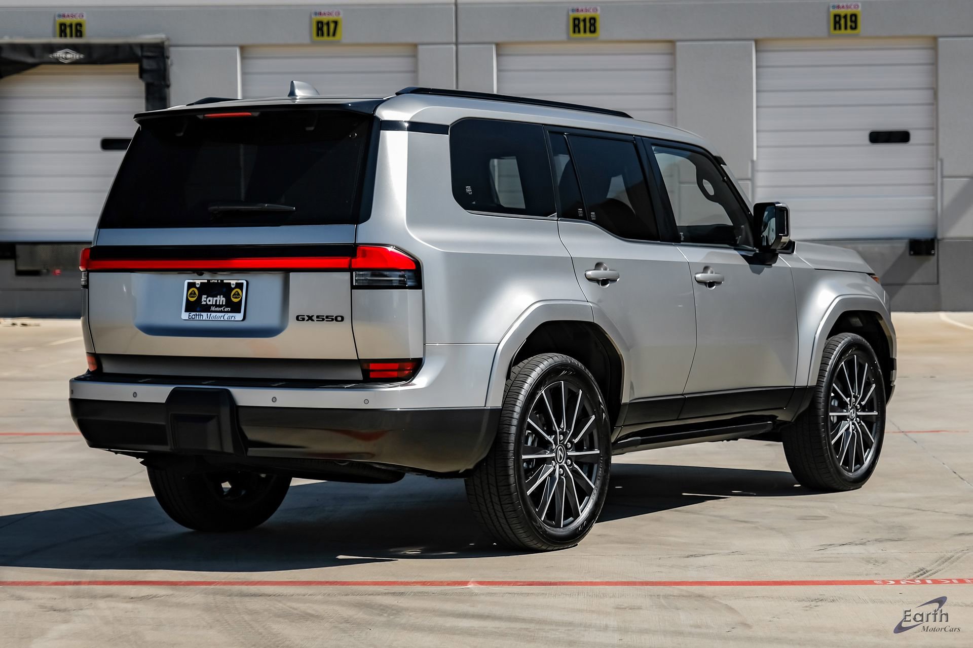 Used 2025 Lexus GX 550 550 Luxury+ HUD Traffic LIFTED w/ Accessory Package (2T) image 15