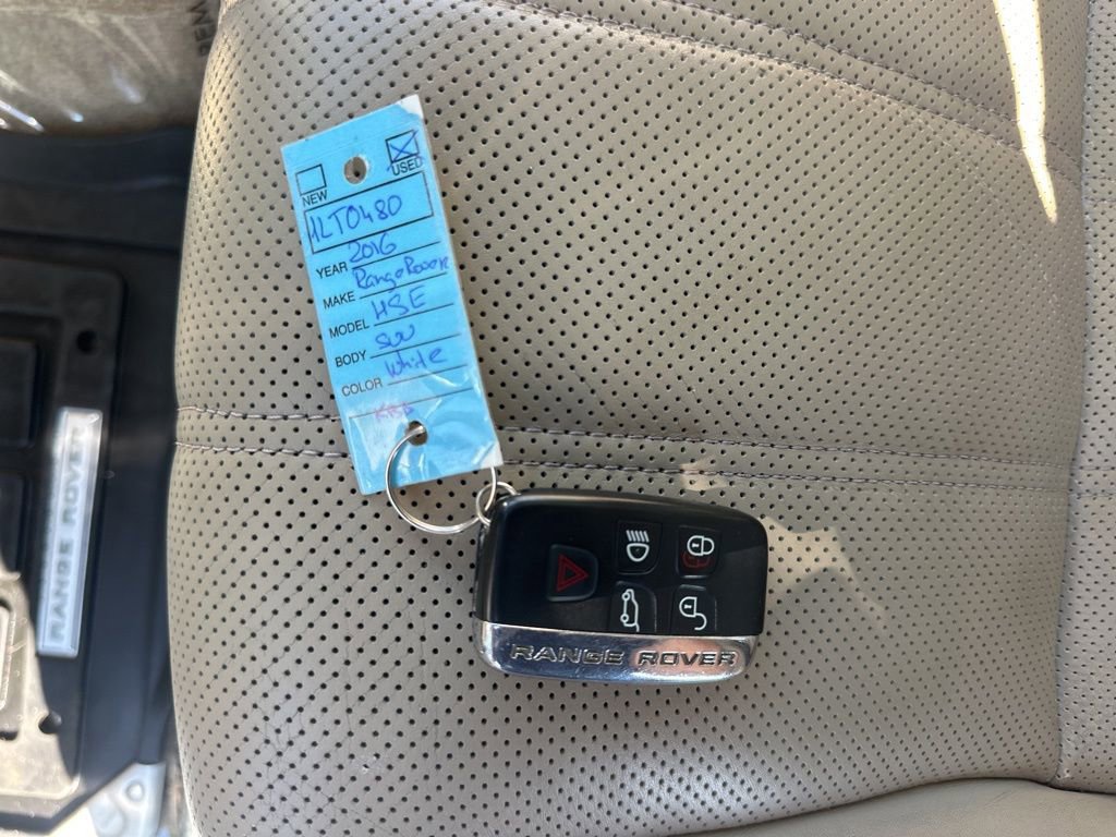 Used 2016 Land Rover Range Rover HSE image 36