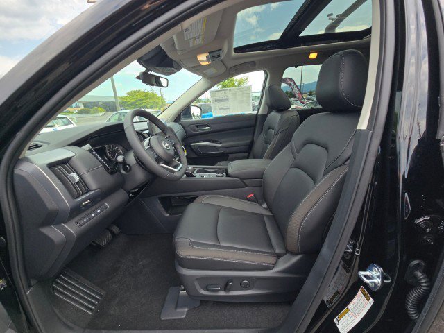 New 2025 Nissan Pathfinder SL w/ SL Premium Package image 23