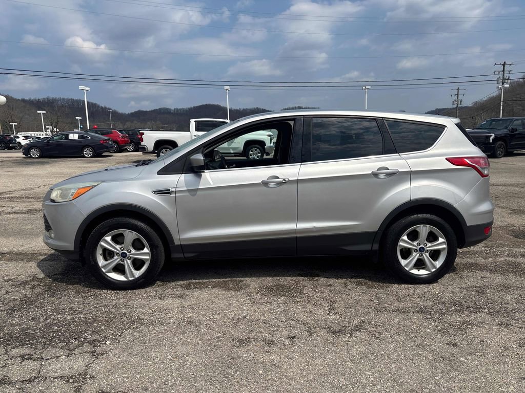 Used 2015 Ford Escape SE image 2