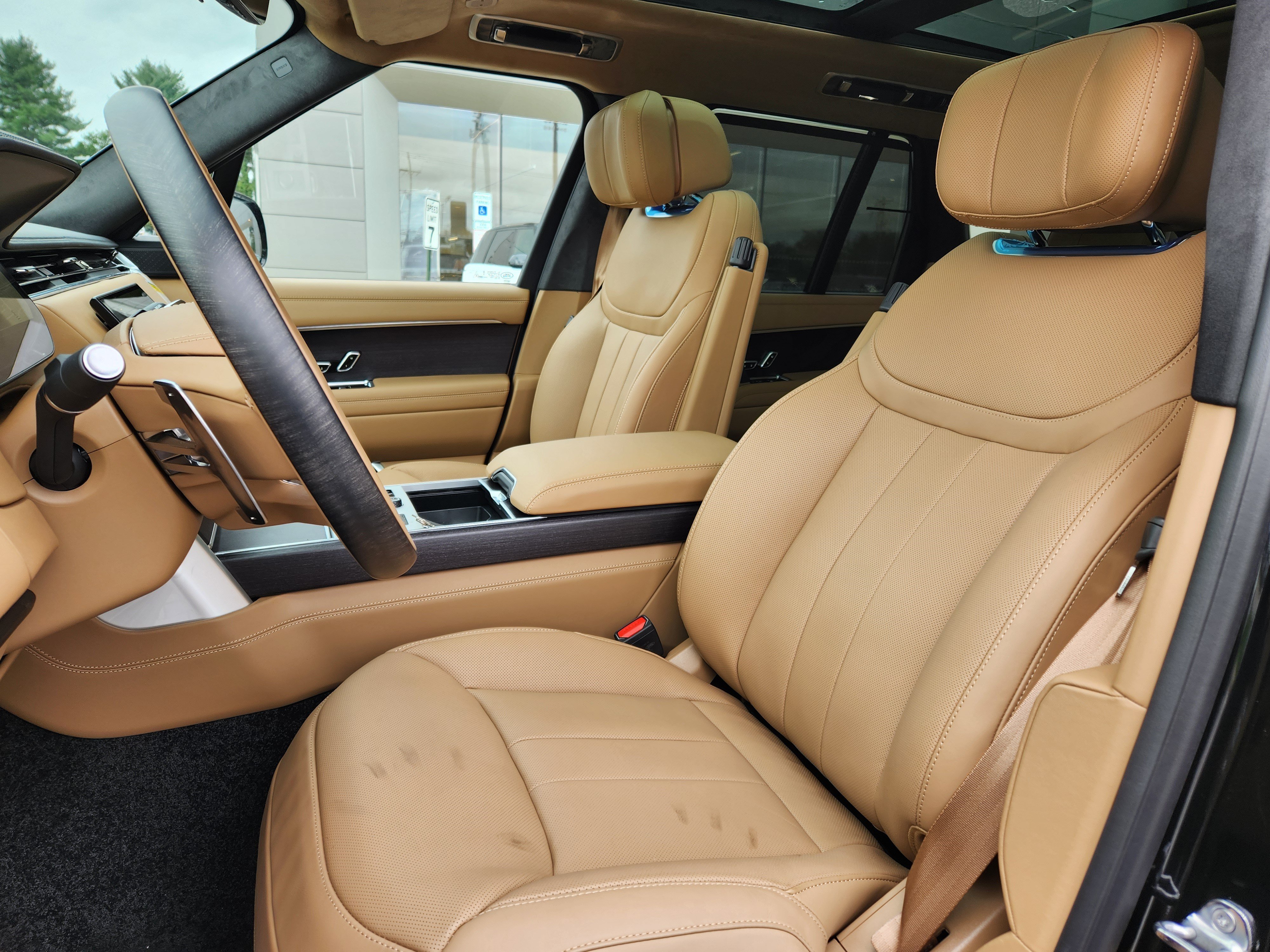New 2027 Land Rover Range Rover Autobiography AWD/4WD image 8