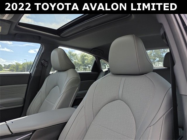 Used 2022 Toyota Avalon Limited image 21