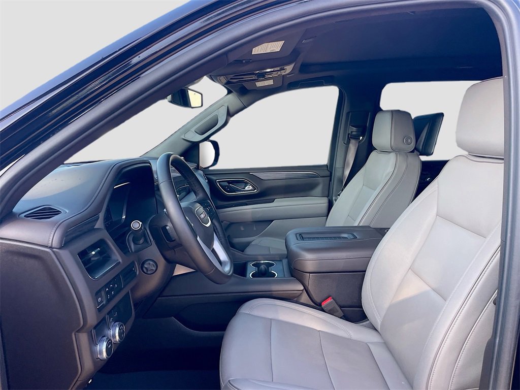 Used 2023 GMC Yukon XL SLT w/ SLT Luxury Package image 11
