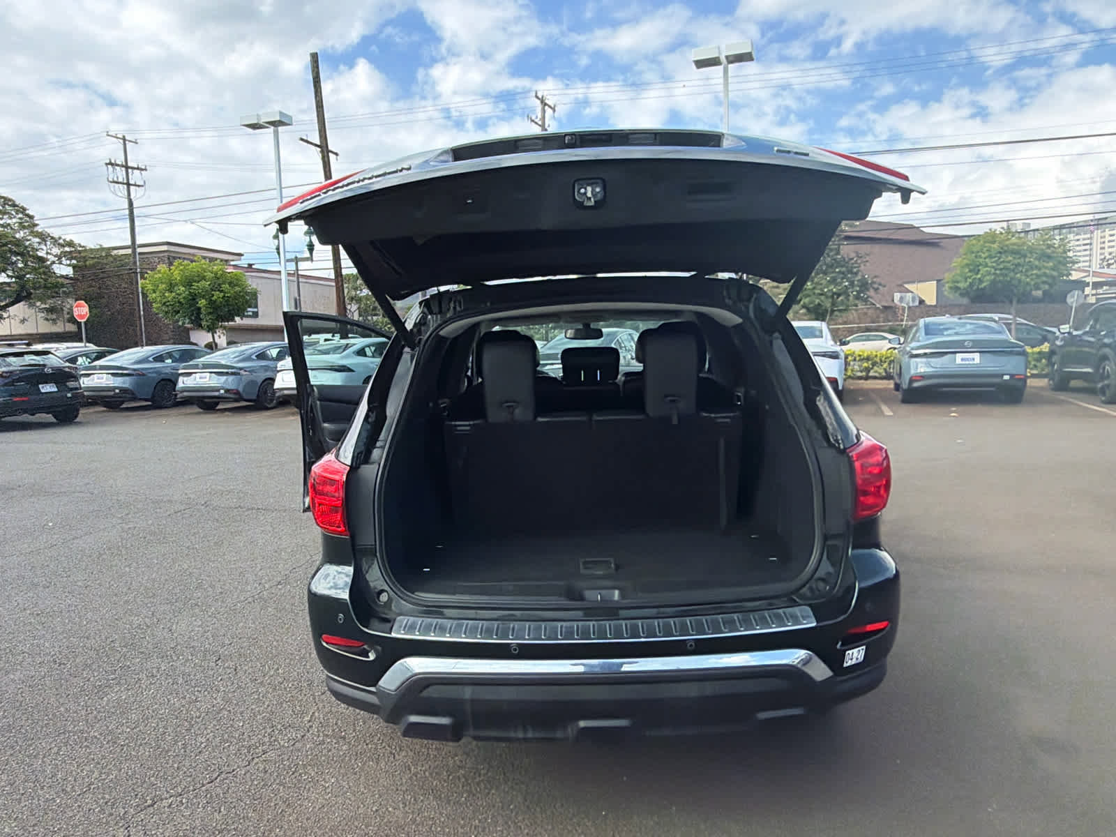 Used 2020 Nissan Pathfinder SL FWD image 12