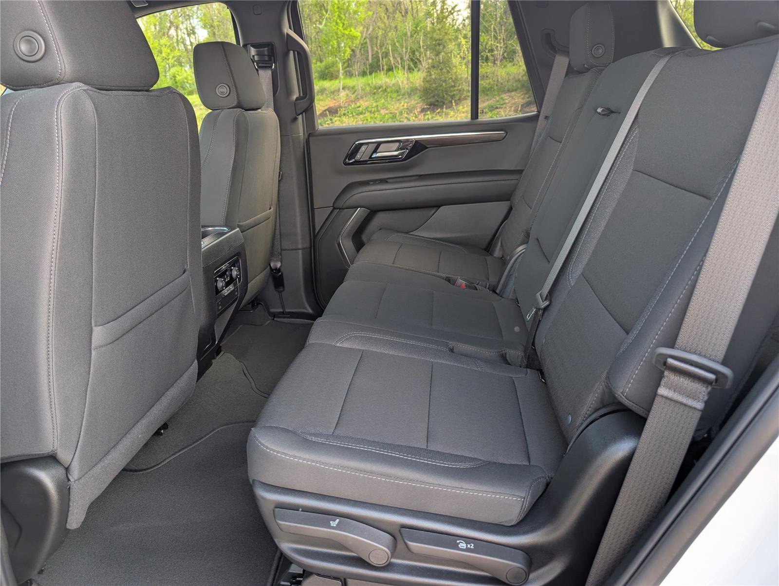 Used 2025 Chevrolet Tahoe LS AWD/4WD image 14
