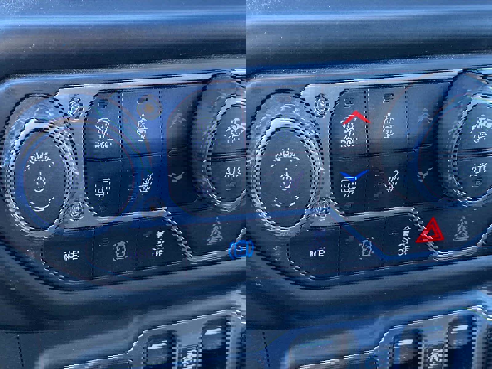 Certified 2022 Jeep Wrangler Unlimited Sahara w/ Cold Weather Group image 30