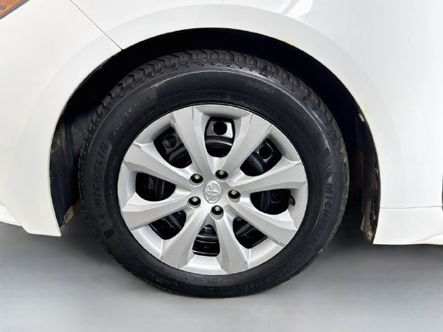 Used 2020 Toyota Corolla LE FWD image 36