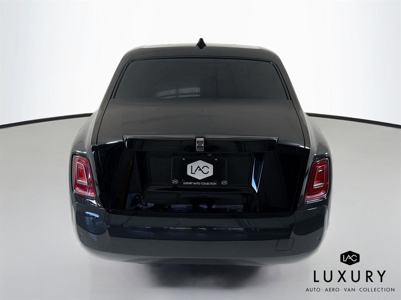 Used 2019 Rolls-Royce Phantom Sedan image 7