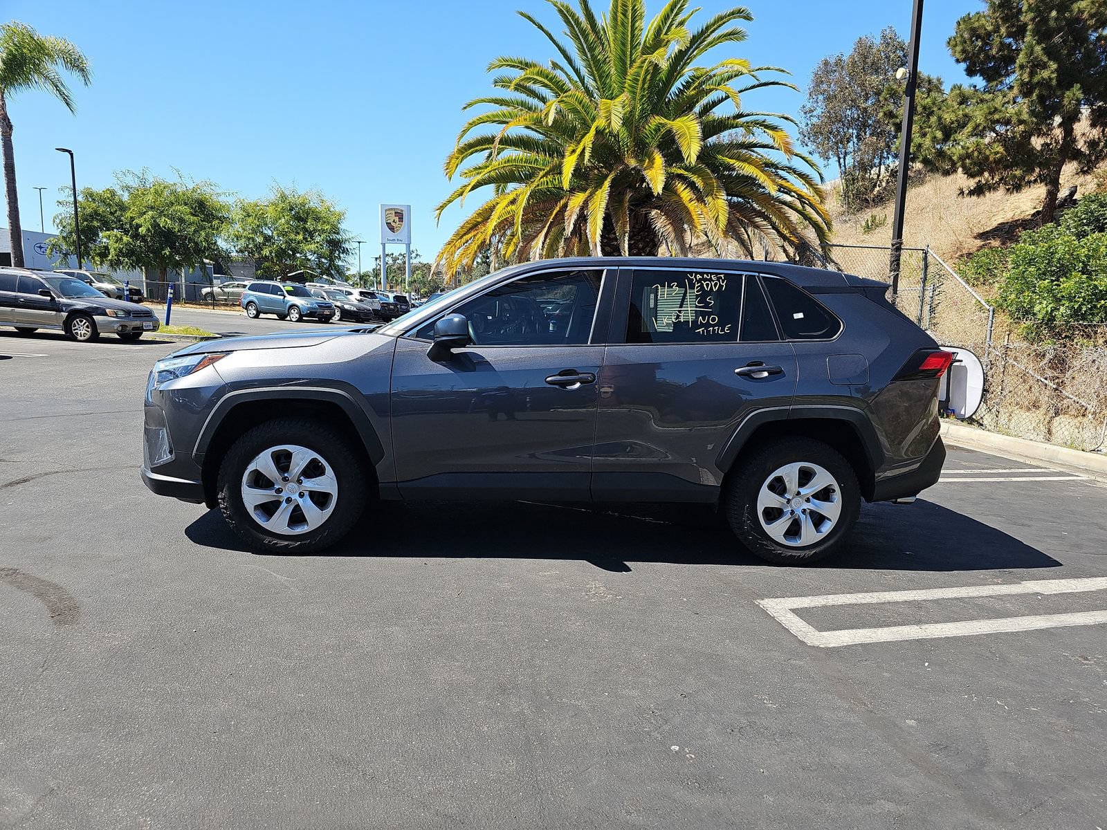 Used 2023 Toyota RAV4 LE AWD/4WD image 4