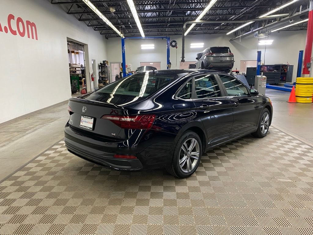 Used 2024 Volkswagen Jetta SE FWD image 10