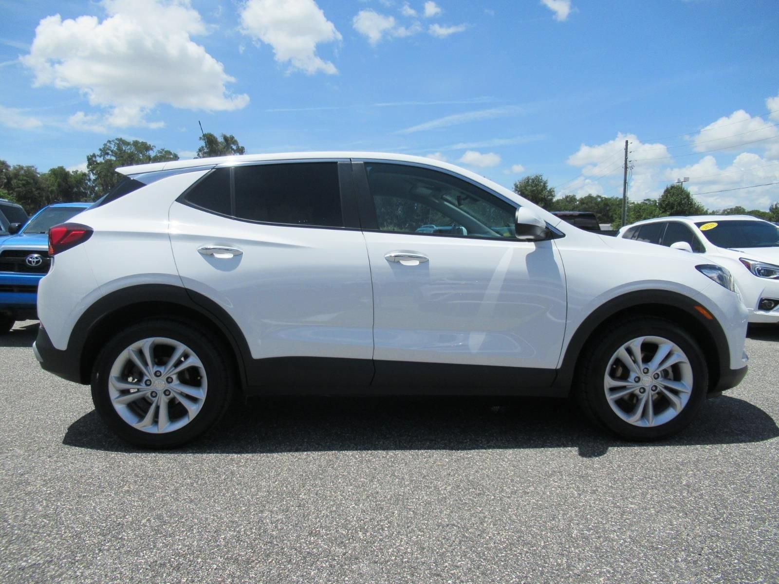 Used 2023 Buick Encore GX Preferred w/ Cold Weather Comfort Package FWD image 2