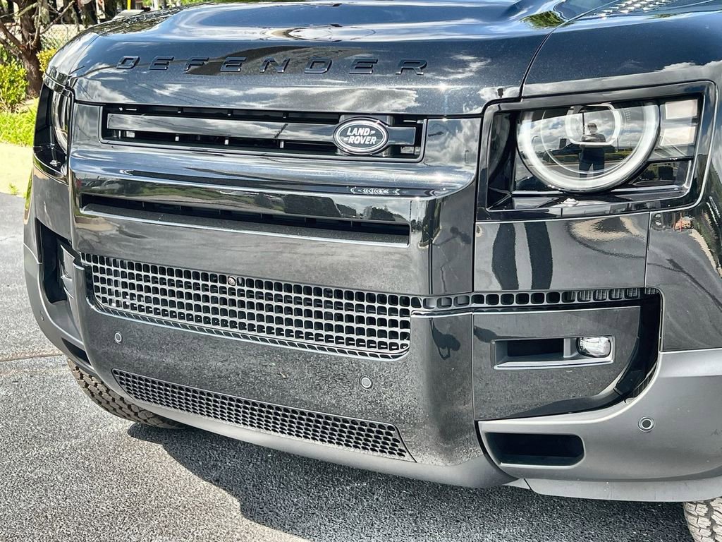 New 2026 Land Rover Defender 130 S image 9