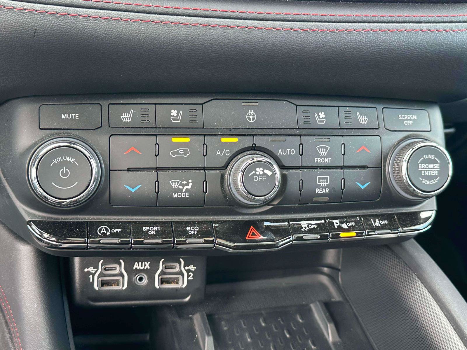 Used 2025 Dodge Durango GT AWD/4WD image 25