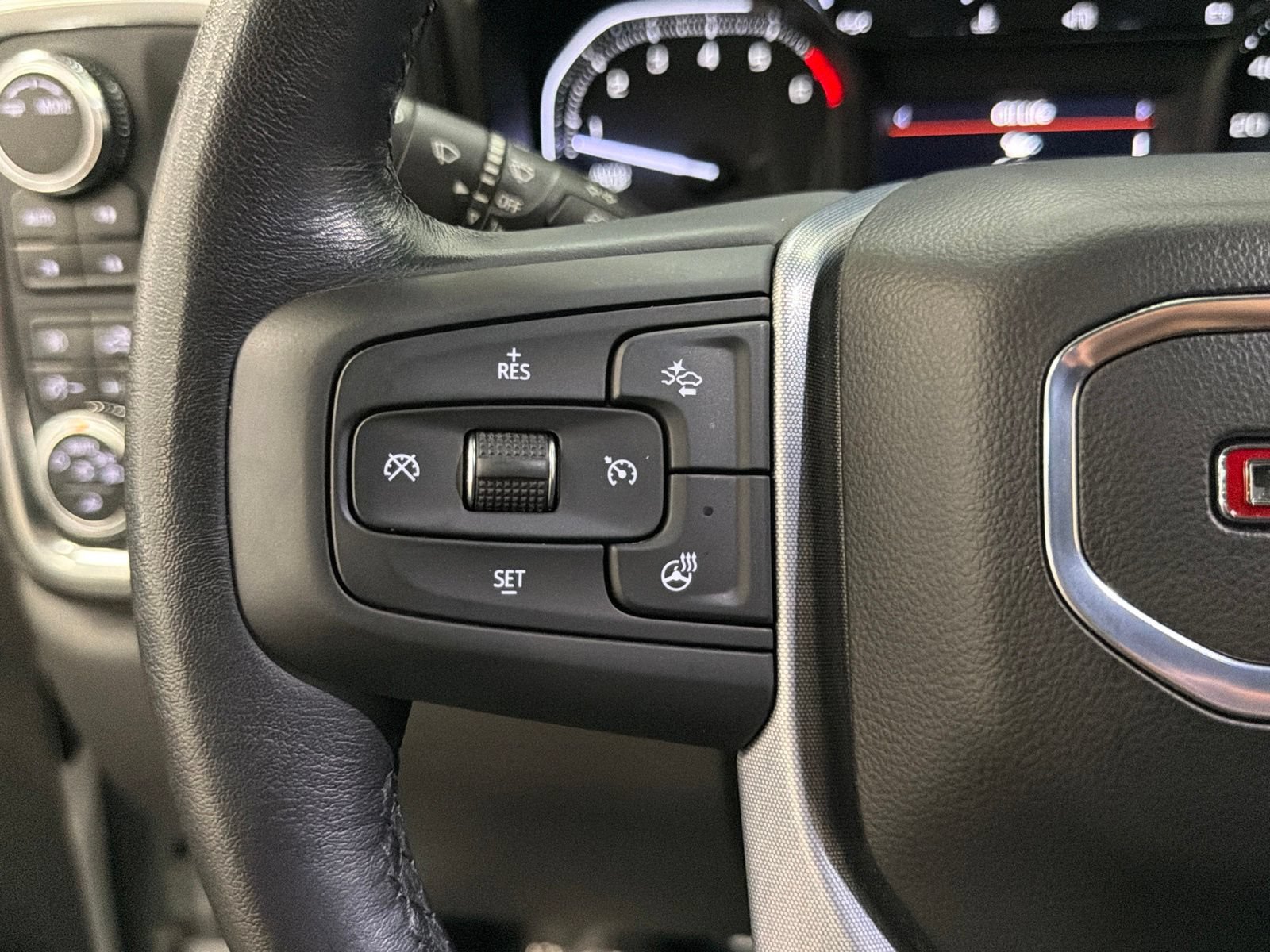 Used 2021 GMC Sierra 1500 SLT w/ SLT Premium Plus Package AWD/4WD image 28