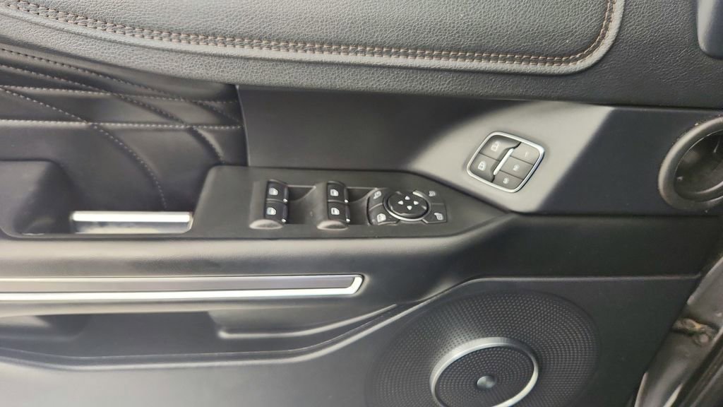 Used 2019 Ford Expedition Platinum AWD/4WD image 26