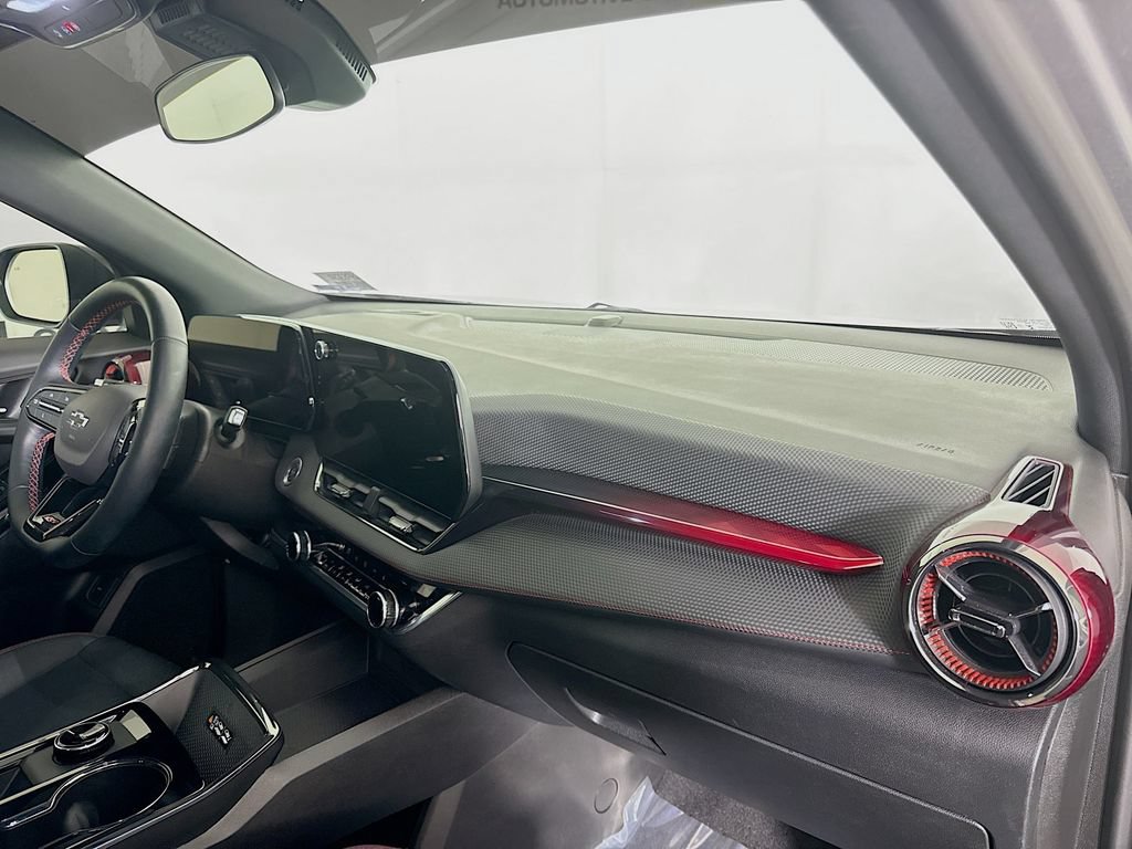 Used 2025 Chevrolet Equinox RS FWD image 30