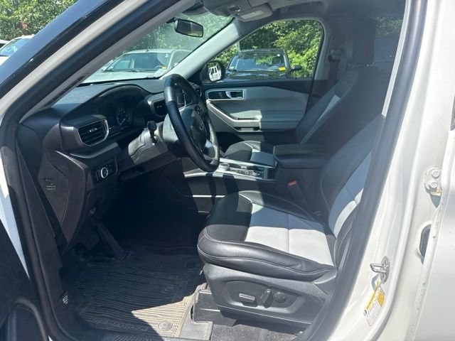 Used 2023 Ford Explorer XLT w/ Equipment Group 202A AWD/4WD image 10