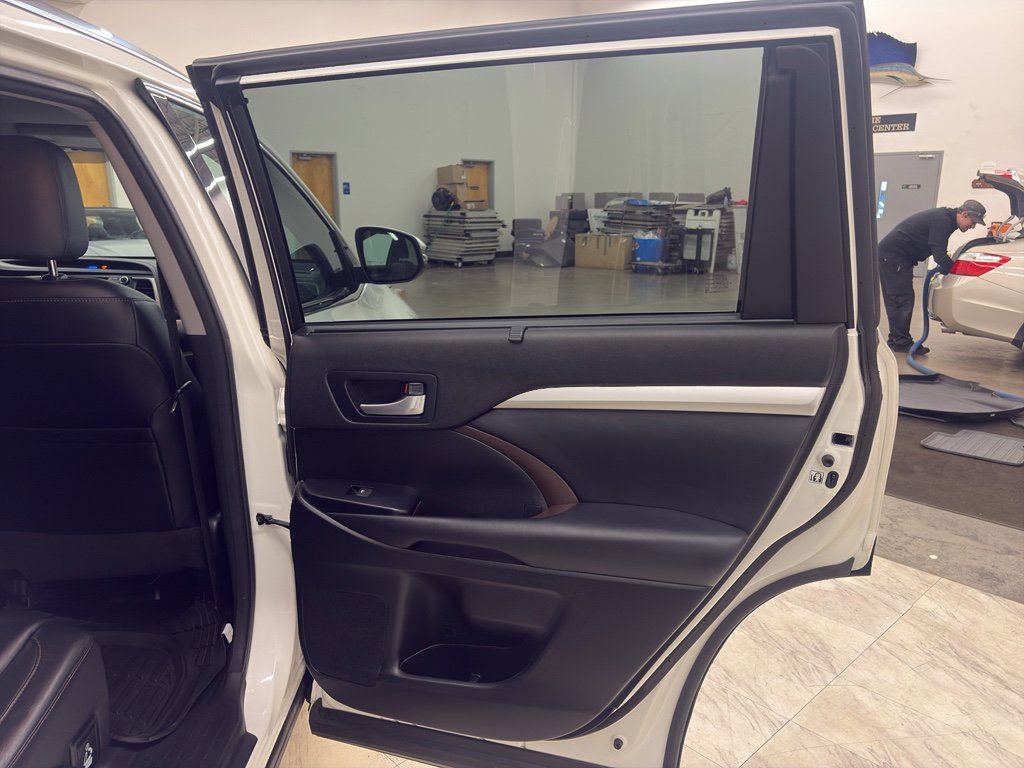 Used 2015 Toyota Highlander XLE image 17