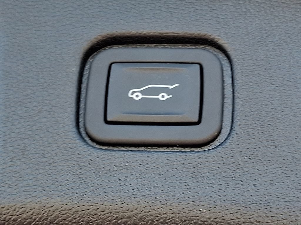 Used 2024 Chevrolet Blazer EV LT AWD/4WD image 32