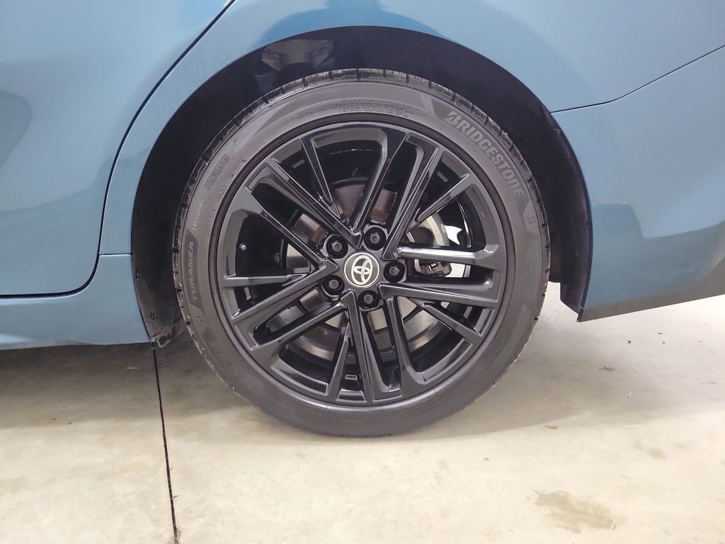 Used 2025 Toyota Camry SE w/ Convenience Package image 12