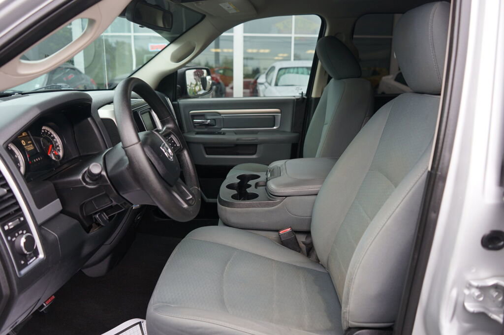Used 2016 RAM 1500 Classic SLT AWD/4WD image 11