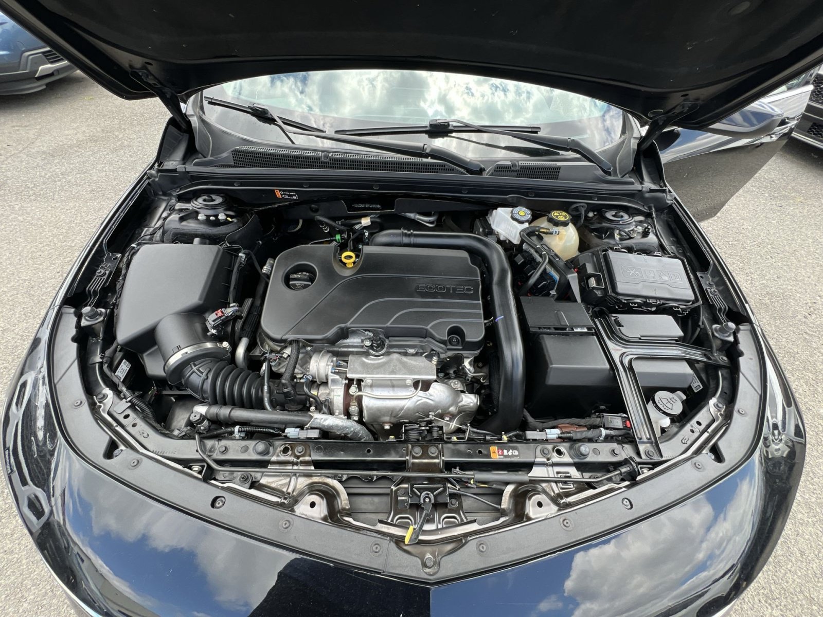 Used 2023 Chevrolet Malibu LT FWD image 34