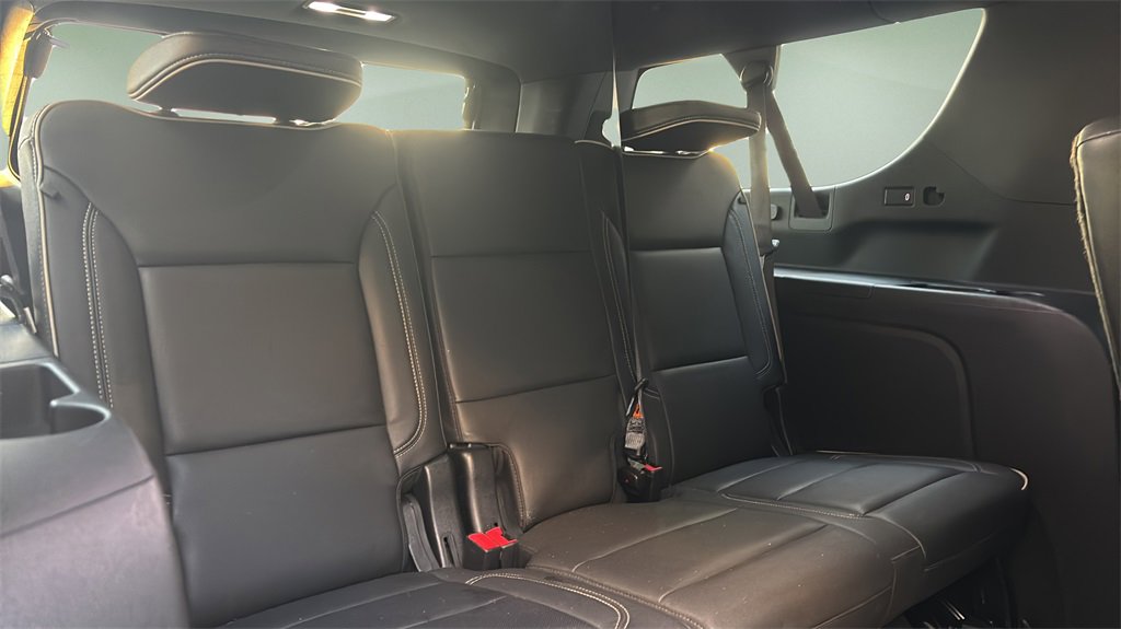 Used 2023 Chevrolet Suburban Premier image 10