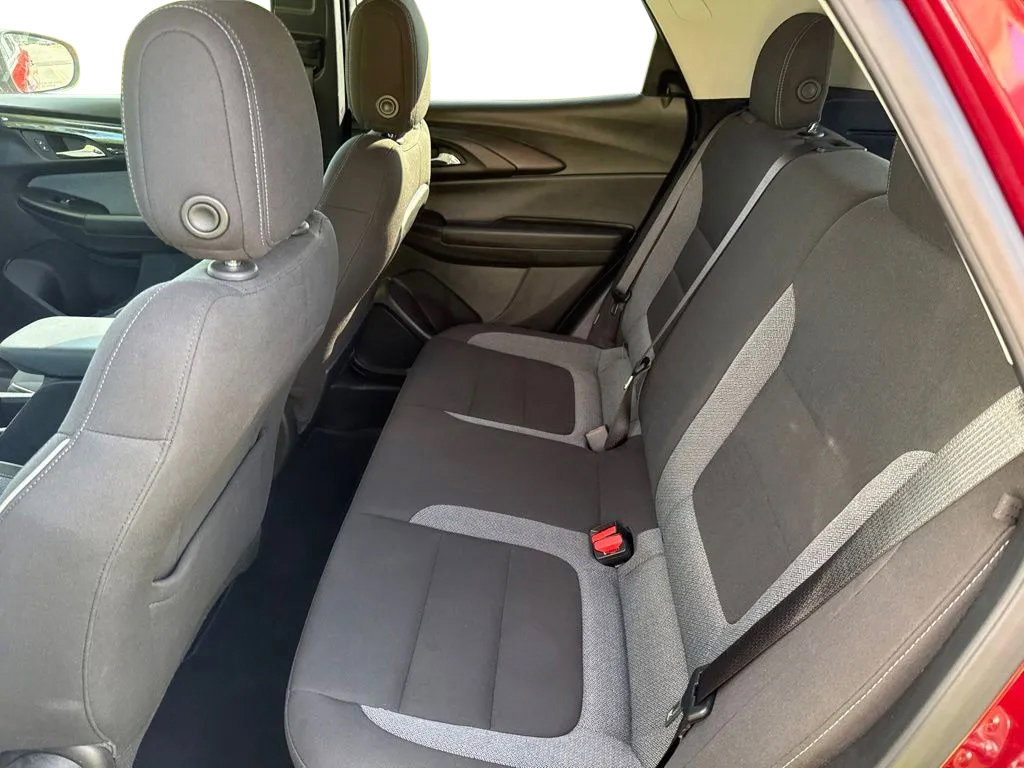 Used 2025 Chevrolet TrailBlazer LT FWD image 28