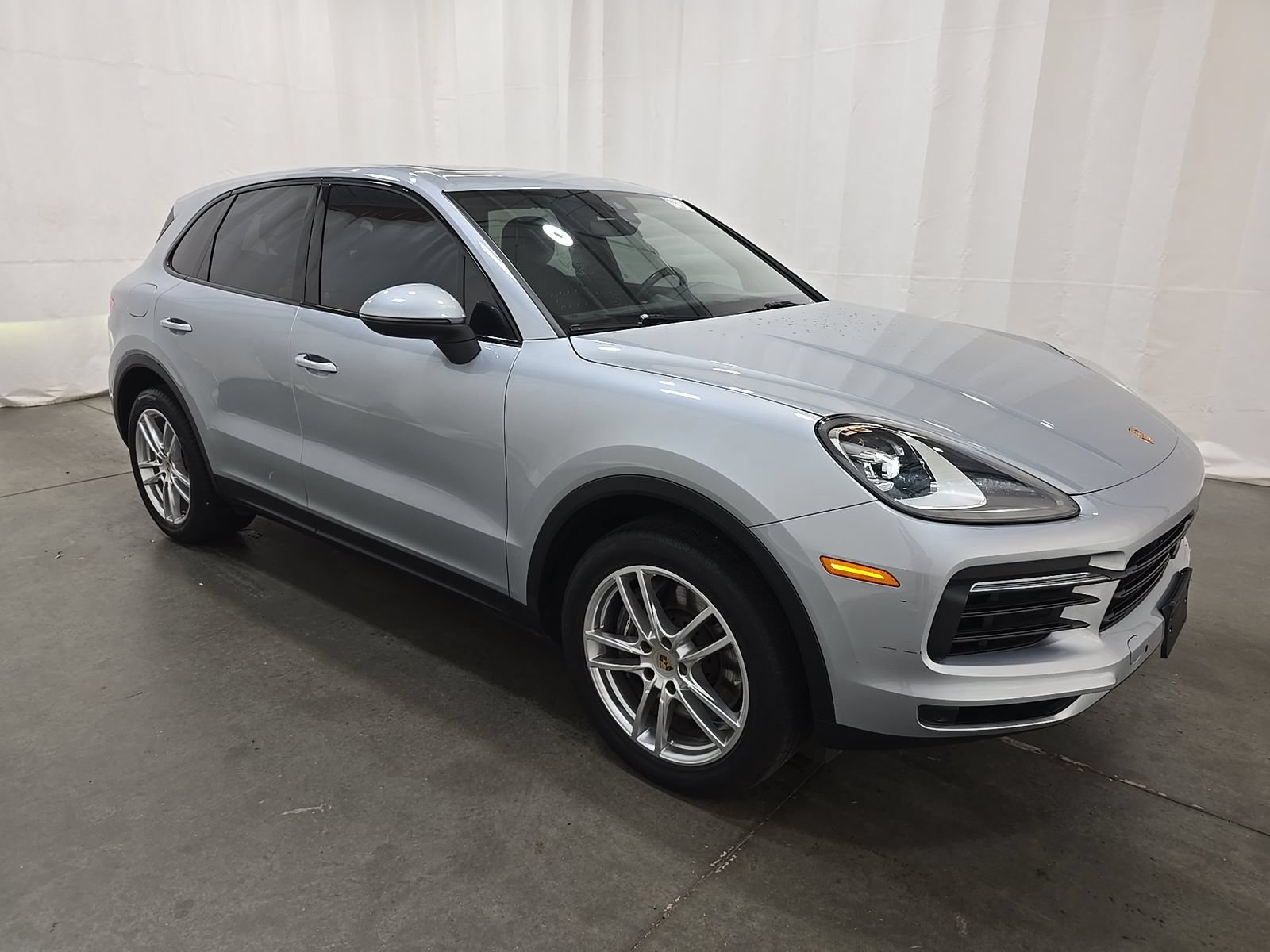 Used 2023 Porsche Cayenne AWD/4WD image 2