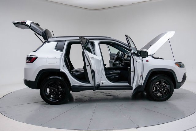 Used 2024 Jeep Compass Trailhawk image 14