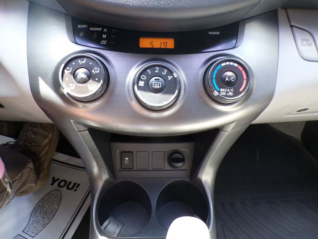 Used 2011 Toyota RAV4 2WD w/ Base L4 Extra Value Pkg image 24