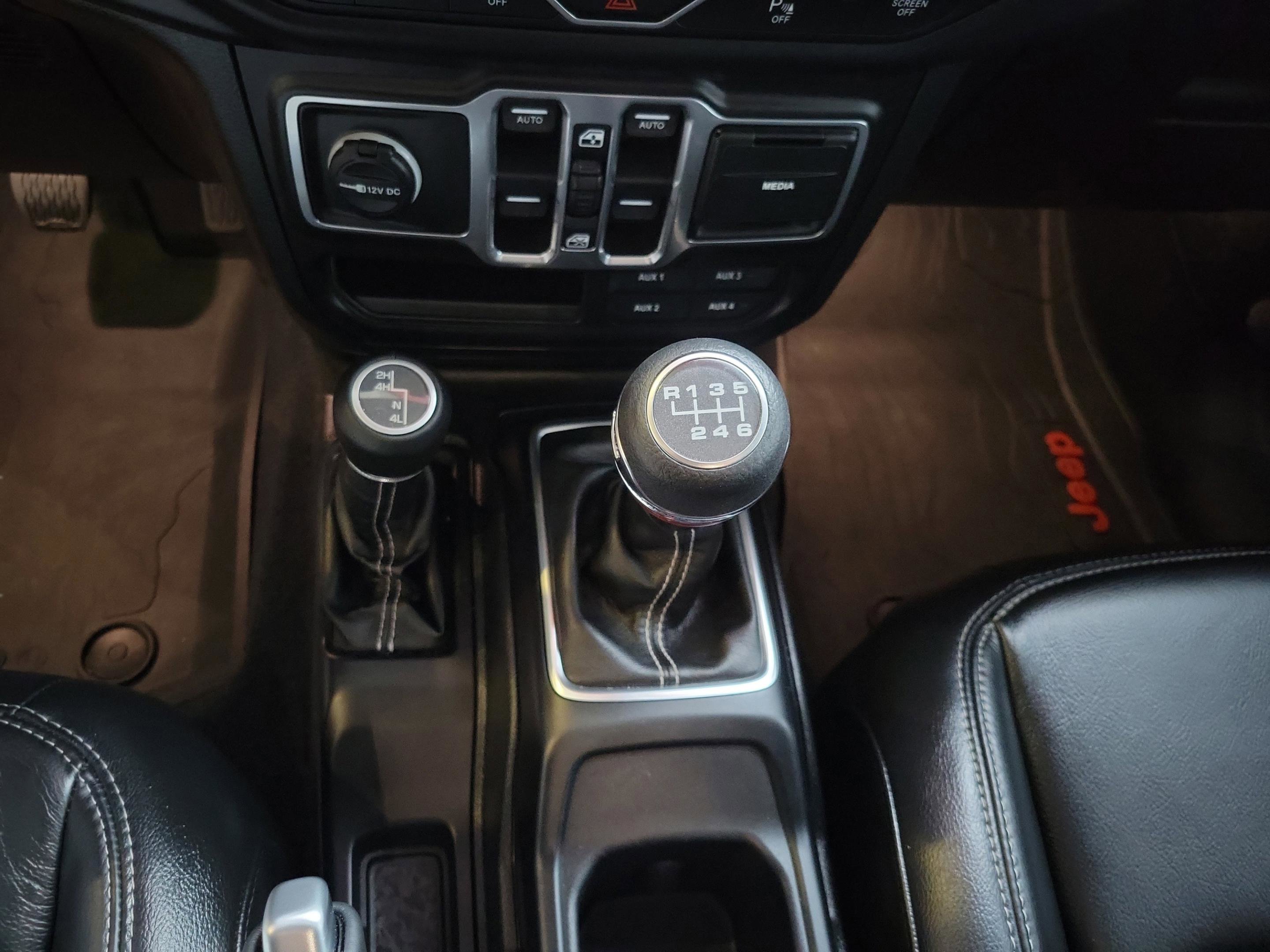 Used 2018 Jeep Wrangler Unlimited Sahara image 21