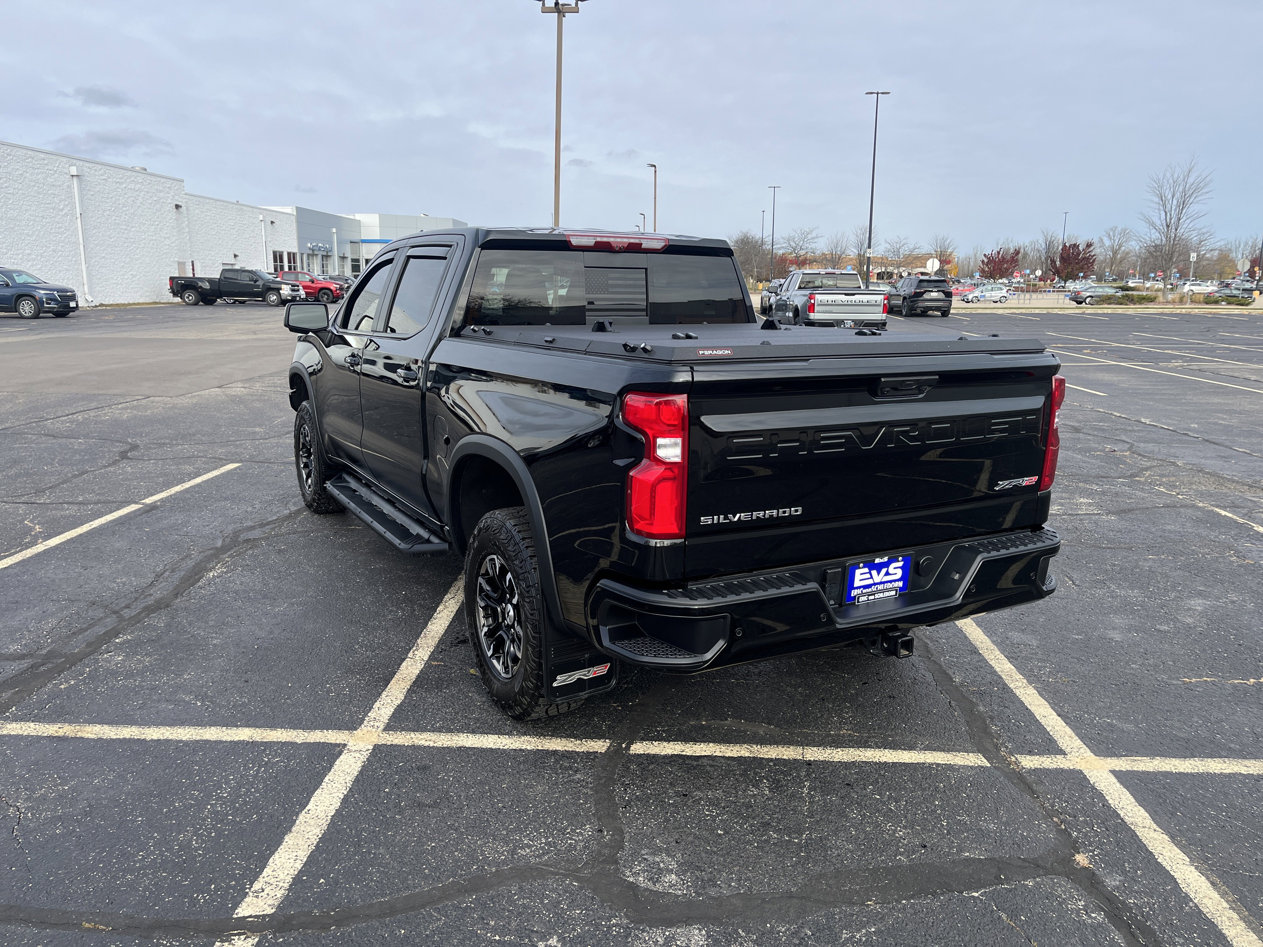 Used 2025 Chevrolet Silverado 1500 ZR2 w/ Technology Package image 4