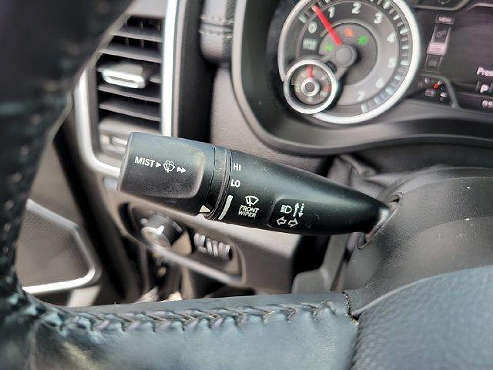 Used 2020 RAM 1500 Laramie AWD/4WD image 27