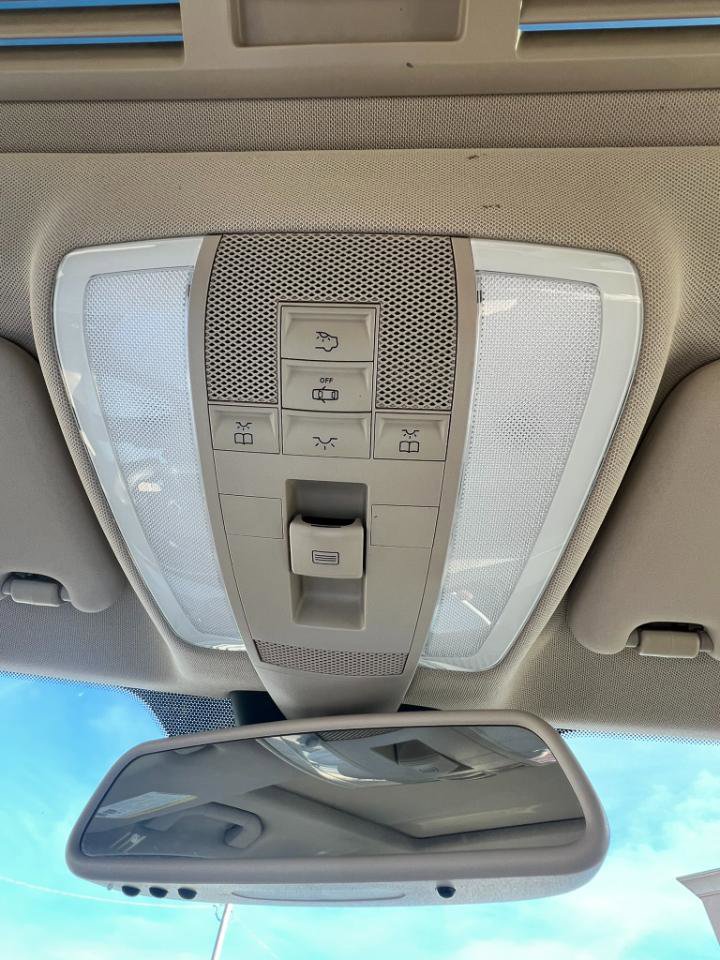 Used 2010 Mercedes-Benz C 300 Sedan image 20