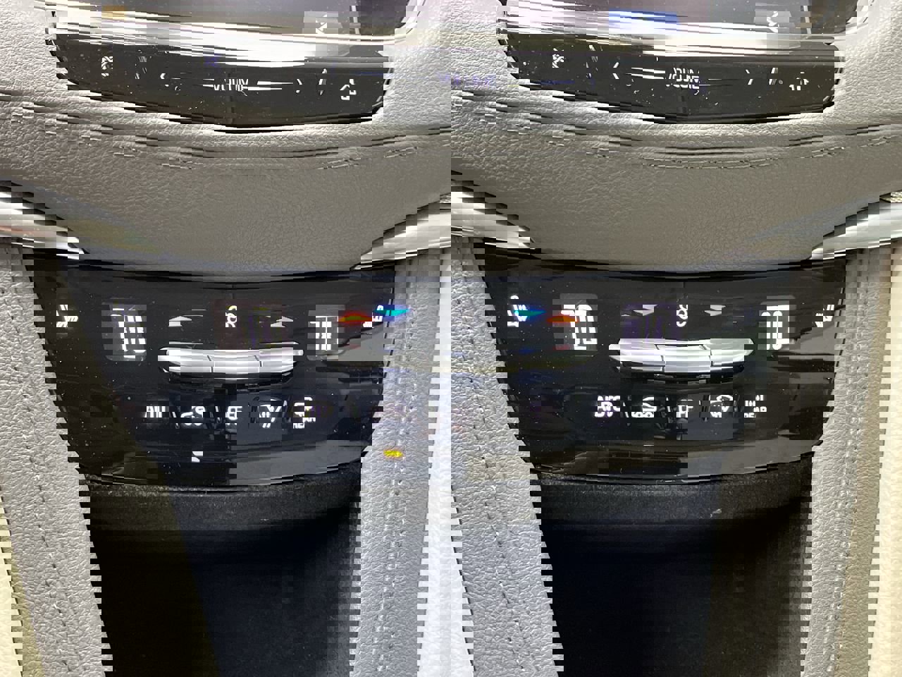 Used 2018 Cadillac XT5 Luxury w/ Driver Awareness Package image 23