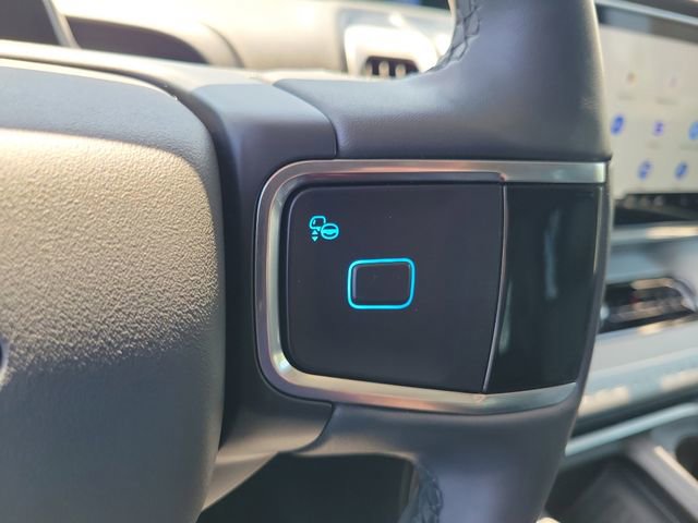 Certified 2025 Ford Expedition Active AWD/4WD image 6