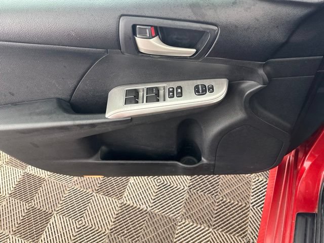 Used 2012 Toyota Camry SE FWD image 18