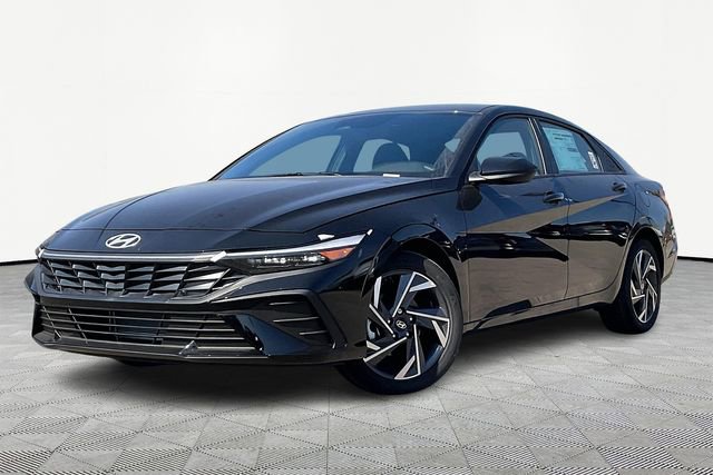 Certified 2025 Hyundai Elantra Sport image 2