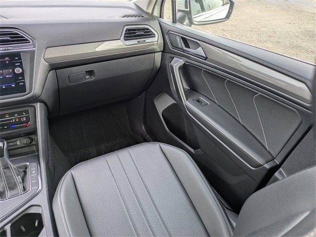 Certified 2023 Volkswagen Tiguan SE w/ Panoramic Sunroof Package image 18