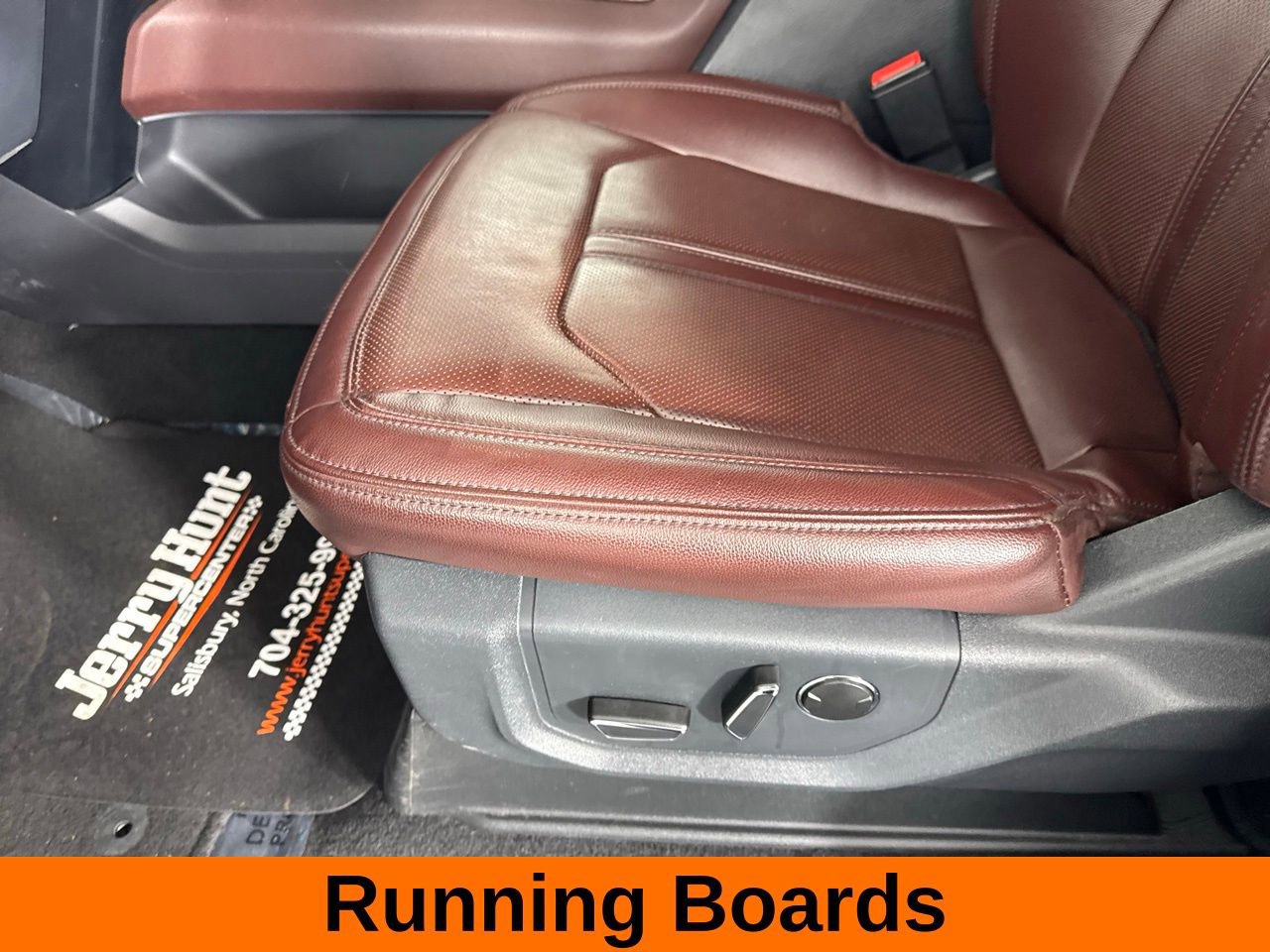 Used 2024 Ford Expedition Limited image 12