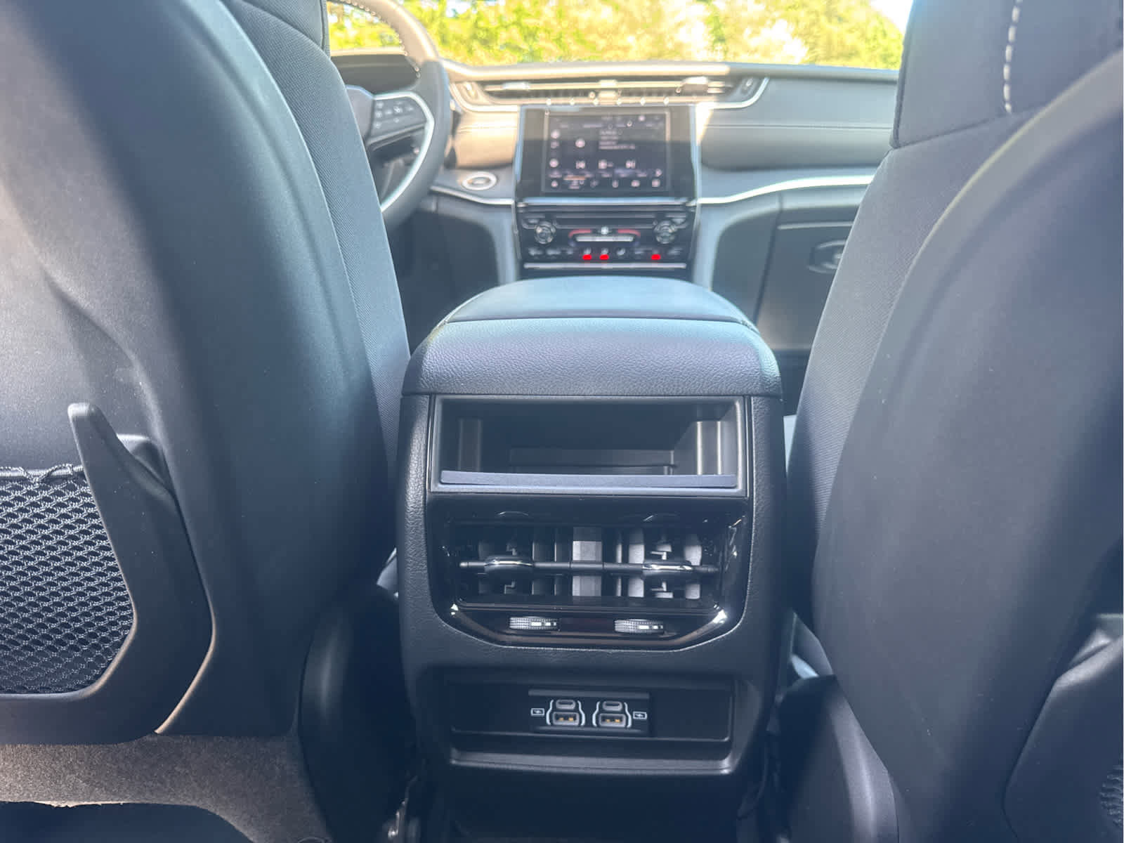 Certified 2023 Jeep Grand Cherokee Laredo image 25