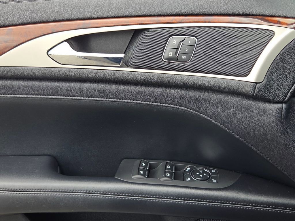 Used 2019 Lincoln MKZ Reserve image 25