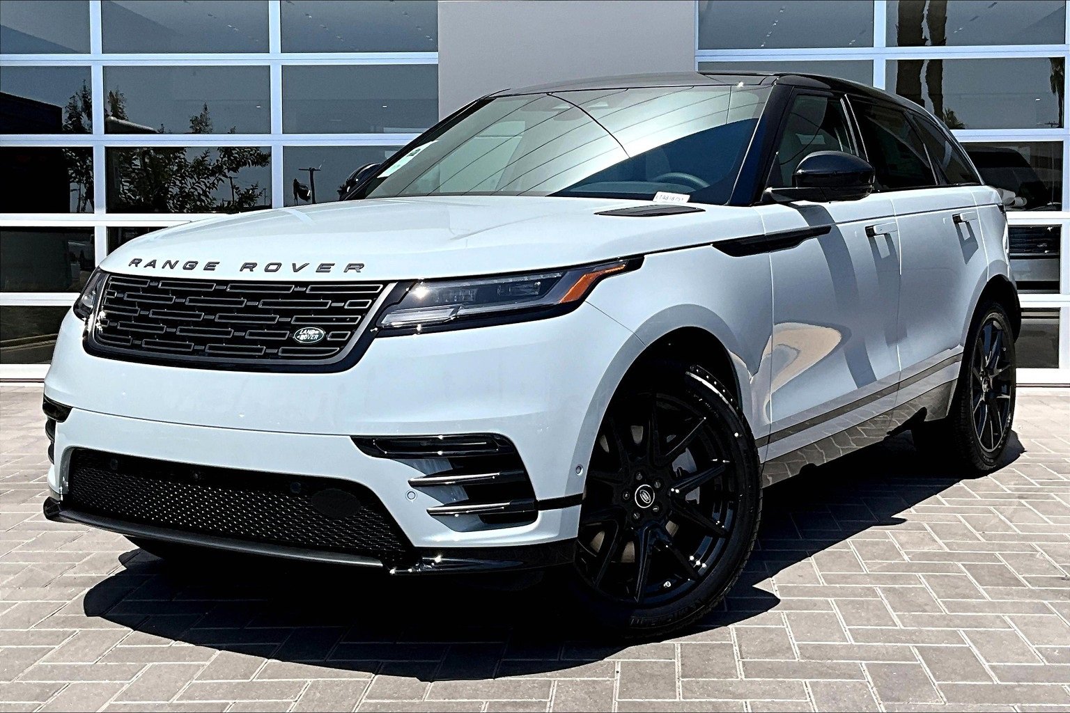 New 2026 Land Rover Range Rover Velar Dynamic SE