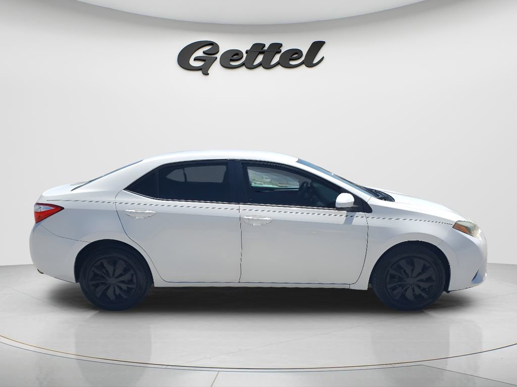 Used 2016 Toyota Corolla LE FWD image 4